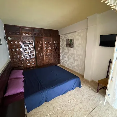 Apartment With Sea View דירה לוס ריאלחוס